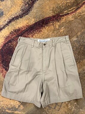 Dockers khakis shorts Sz 32 unisex